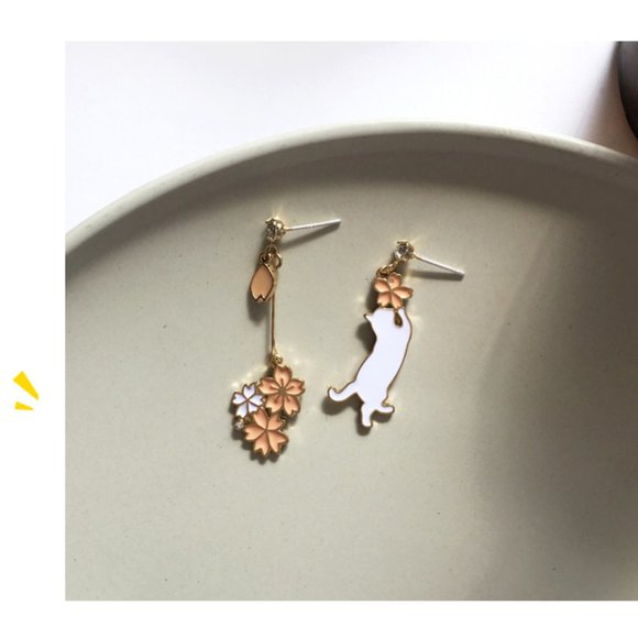 💙Kitty Cat Sakura Flower Drop Earrings - Picture 6 of 8
